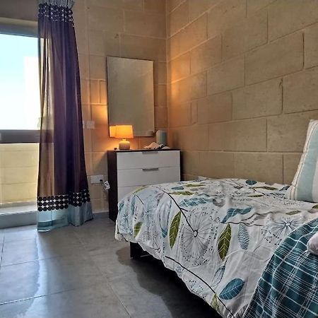 Apartment Close To The Sea Marsaskala Exterior foto